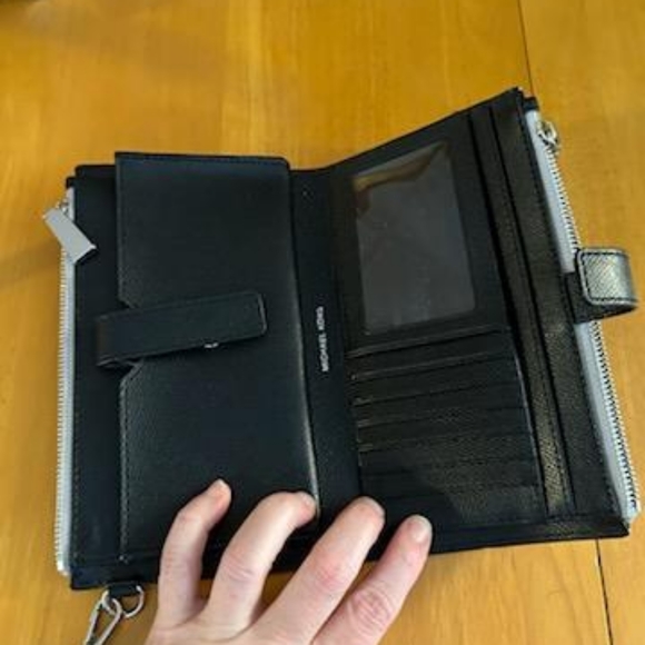 Michael Kors large tote and wallet - Picture 10 of 11